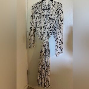 H&M Black and White Floral Long Sleeve Dress